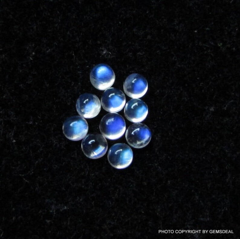 blue flashy moonstone cabochon round gemstone blue rainbow moonstone Round Cabochon Gemstone 25 piece 4mm Rainbow Moonstone Cabochon Round