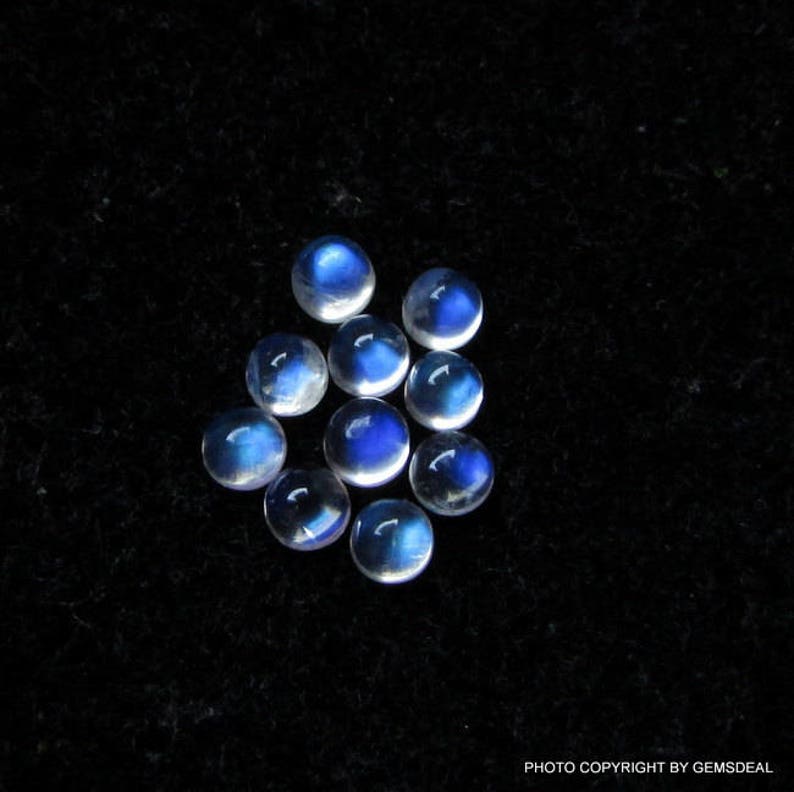 blue flashy moonstone cabochon round gemstone blue rainbow moonstone Round Cabochon Gemstone 25 piece 4mm Rainbow Moonstone Cabochon Round