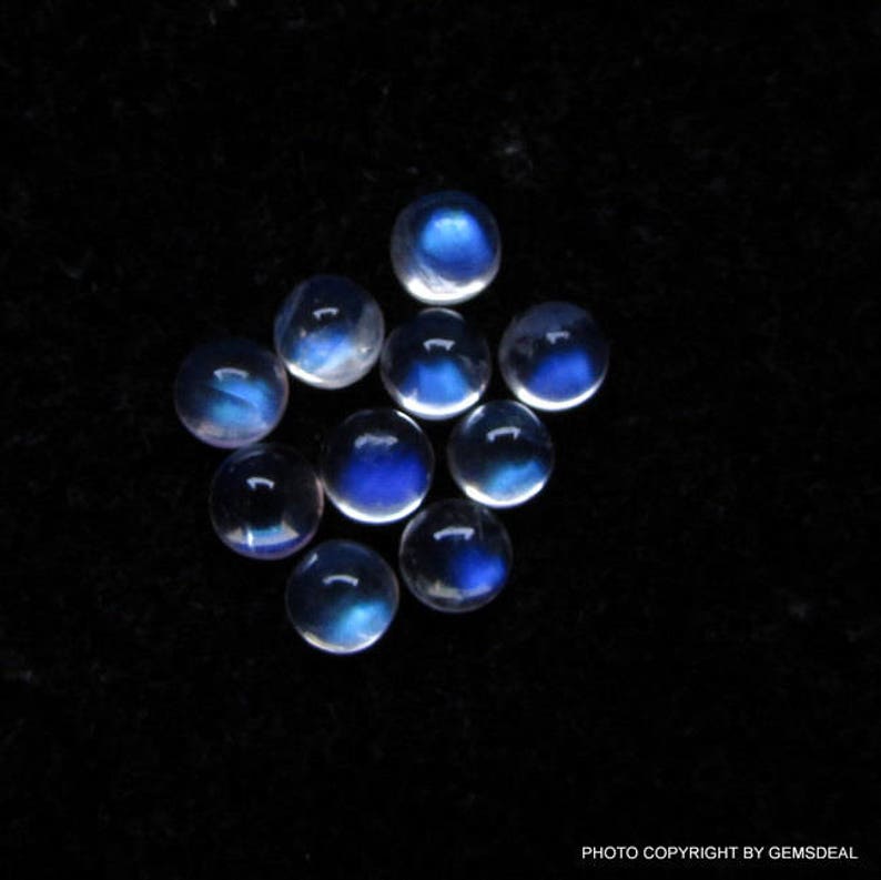 blue flashy moonstone cabochon round gemstone blue rainbow moonstone Round Cabochon Gemstone 25 piece 4mm Rainbow Moonstone Cabochon Round