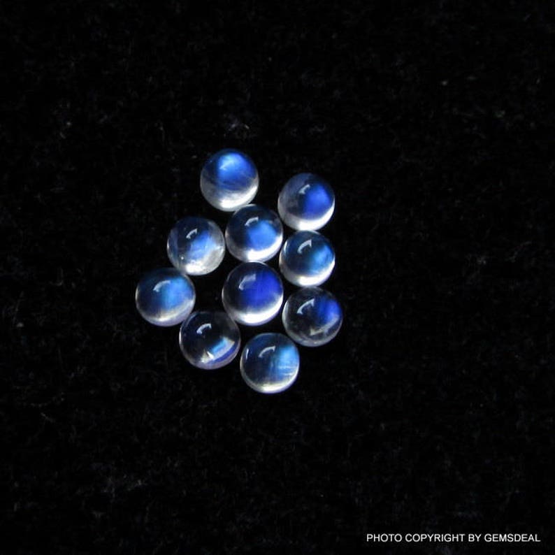 blue flashy moonstone cabochon round gemstone blue rainbow moonstone Round Cabochon Gemstone 25 piece 4mm Rainbow Moonstone Cabochon Round