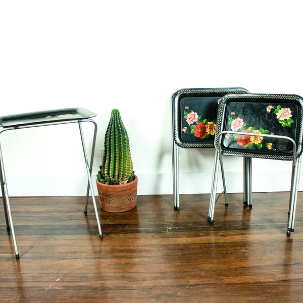 4 Vintage TV Trays, Set of 4 TV Trays, Mid Century TV Tray, Metal tv Tray, Mid Century Floral Tray, Metal Flower Serving Tray, 1950s tv Tray