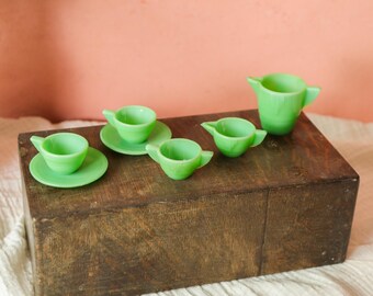 アクロ•アガットAkro Agate カップ＆ソーサー ミニチュア Vintage Akro Agate Children's Tea Set, Akro Agate Jadeite Tea Cups