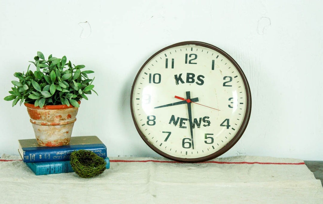 Vintage Radio Station Clock Works School Clock Industrial Etsy