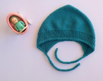 Old style bonnet for little girls