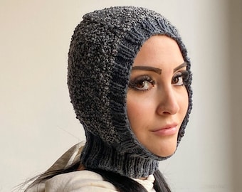 Vintage-style balaclava for women