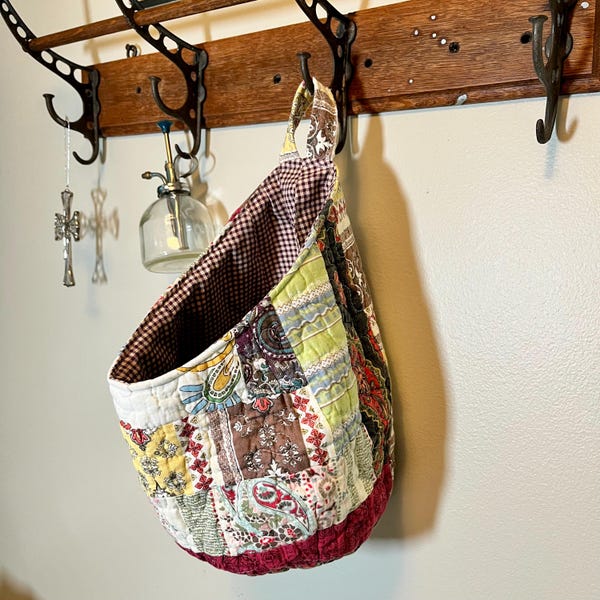 Vintage Quilt Patchwork Pieced Pouch Bag, Hanging Pod, Lined Bucket Hanging Bag, Up-cycled Quilt