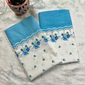 Vintage 1950&#39;s Blue Floral Pillowcases, Set of 2, Standard/Queen, Like New Condition