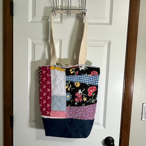 Vintage Quilt Tote Bag, 16x19, Lined w/ Vintage Cotton Fabric, Denim Bottom, Up-cycled Quilt, Beach Bag