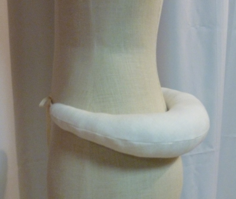 18th Century 1770-1785 Hand-Sewn Linen Bum Roll Hip Pad False Rump ~ wool stuffing ~ for Colonial Rev War Reenacting or Costume ACC-BR