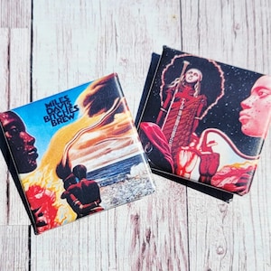 Juego de pines y botones de portada de álbum de Miles Davis Bitches Brew (juego de 2)