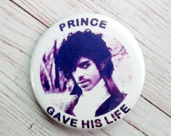 El príncipe entregó su pin de la vida