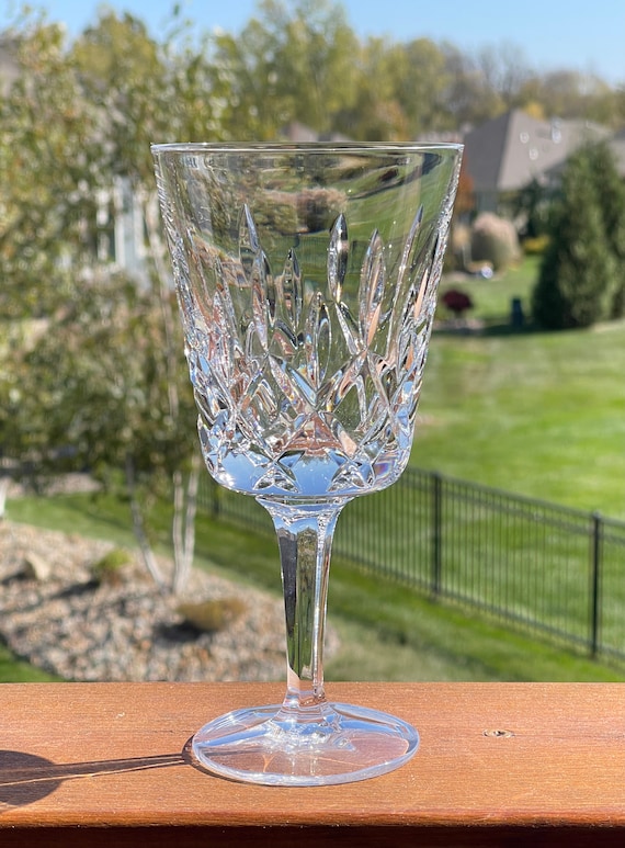 Stemmed water goblets discount