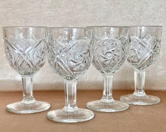 4 Antique Double Pinwheel Juno Goblets, Set of Four Early American Pressed Glass from Indiana Glass, Vintage 1910 Cut Glass Water Wine Glass