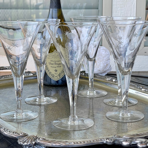 Trumpet shaped champagne flutes deals