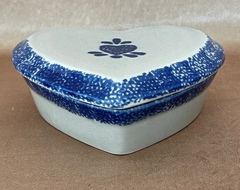 Blue Sponge Painted Pottery Heart Dishes, Lidded Ceramic Heart Trinket Jewelry Boxes, Splatter Painted Ceramic Hearts, Valentine Gift Ideas Blue Sponge Painted Pottery Heart Dishes, Lidded Ceramic Heart Trinket Jewelry Boxes, Splatter Painted Ceramic Hearts, Valentine Gift Ideas