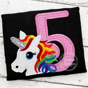 レインボーユニコーンの誕生日 5 デジタル機械刺繍アップリケデザイン 4 サイズ、5 歳の誕生日、5 5 5 ユニコーンの誕生日アップリケ