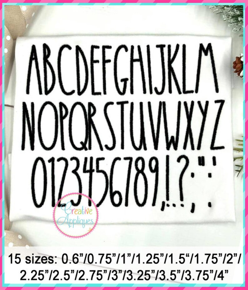 Puede incluir: Un conjunto de fuentes en blanco y negro con letras may&uacute;sculas, n&uacute;meros y signos de puntuaci&oacute;n. La fuente es un estilo simple y escrito a mano. La imagen incluye el texto "15 tama&ntilde;os: 0.6"/0.75"/1"/1.25"/1.5"/1.75"/2"/ 2.25"/2.5"/2.75"/3"/3.25"/3.5"/3.75"/4"".