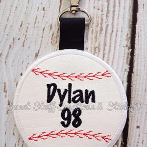 Baseball Bag Tag In The Hoop Design, Schlüsselanhänger Stickdesign, Baseball Taschenanhänger, Maschinenstickerei