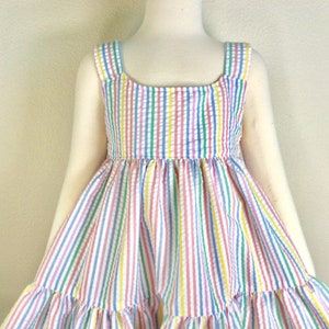 Girls rainbow colors seersucker dress, attached sash, ties in back for better fit, pastel stripes in blue, yellow, pink, white, 3T 4T, 5T, bild 8