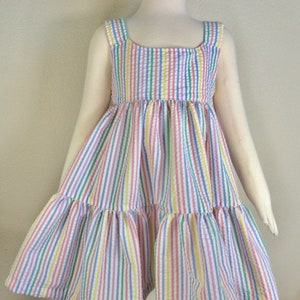 Girls rainbow colors seersucker dress, attached sash, ties in back for better fit, pastel stripes in blue, yellow, pink, white, 3T 4T, 5T, bild 9
