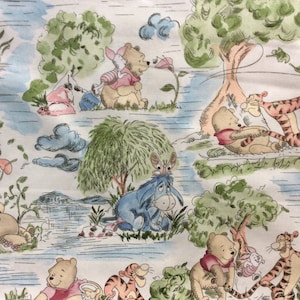 Tela de algodón de Winnie the Pooh por media yarda, tela de Un día en el parque, Eeyore Tigger, cometas, sombrillas, fondo tostado,
