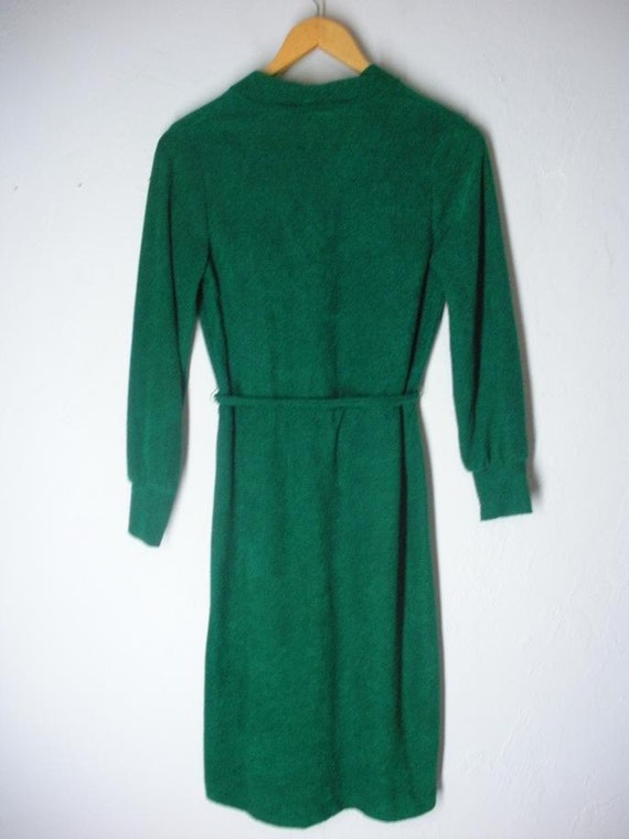 Vintage 70s Kelly Green Terrycloth Knee Length Dr… - image 3