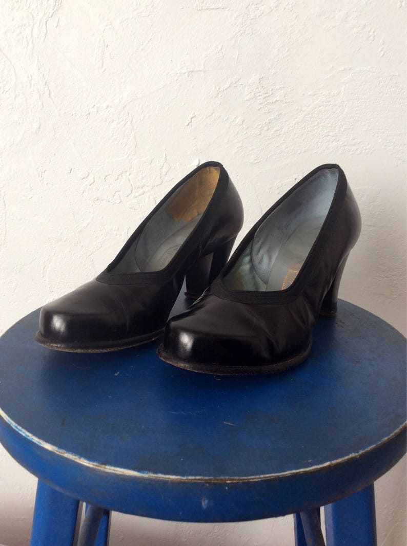 Vintage 40s Black Leather Pumps Round Toe Heels - Etsy