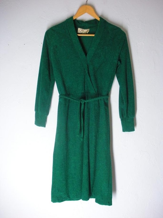 Vintage 70s Kelly Green Terrycloth Knee Length Dr… - image 1