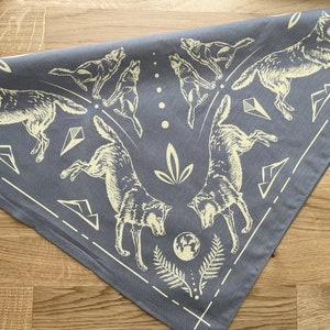 Gray Wolf Bandana/Handkerchief/Mask/Face Covering - Wolves - Wildlife Men's & Women's Classic Paisley Inspired - 100% Cotton