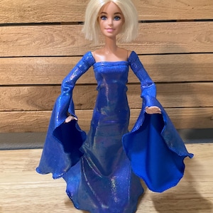 Vestido medieval de licra con destellos azules para muñeca de moda de 11.5"