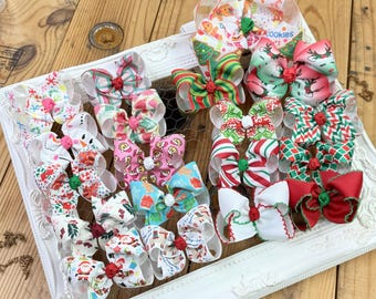 Lazos para el pelo de cinta de grogrén con estampado navideño hechos a mano para bebés, niños pequeños y niños grandes.