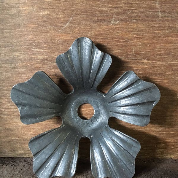 Steel flower forged steel with hole