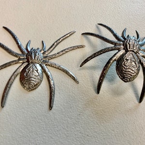 Metal Spider Spooky Halloween 4" Spider choose 2 styles