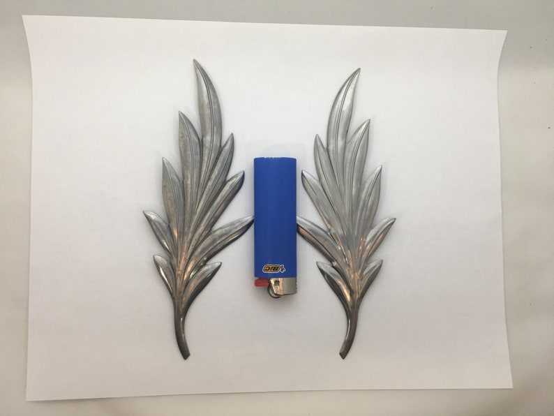 Metal leaf right and left