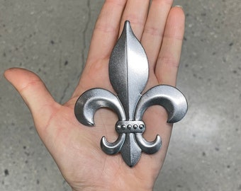 Metal Fleur De Lis aprox  3"x4" magnetic. Saints, fleurdelis