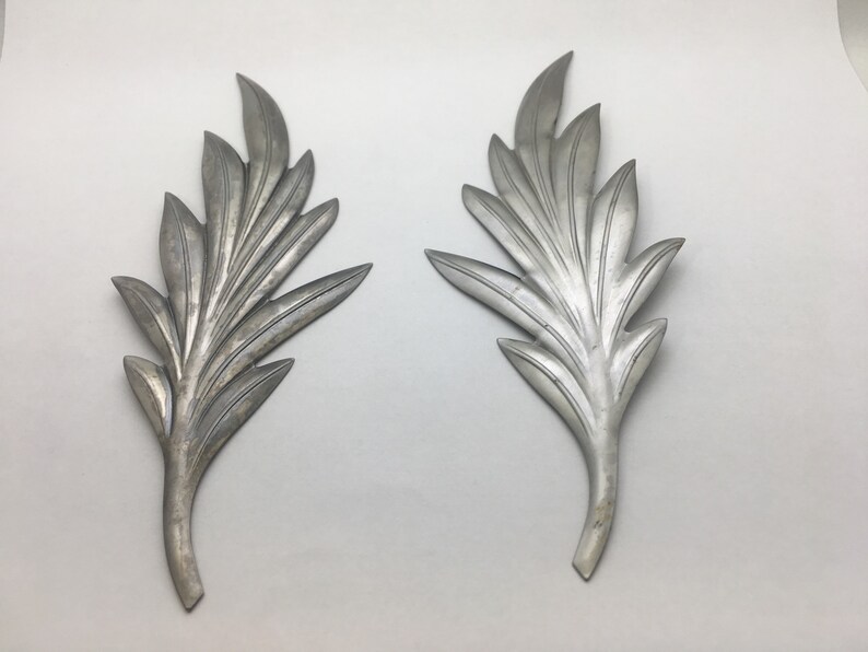 Metal leaf right and left