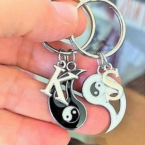 SALE - Set of 2 Yin Yang Best Friends Keychains, Personalized Keychains, Couple Keychains, Friendship, Christmas Gift.