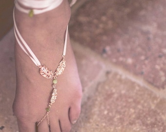 Sandales bijoux de pieds nus mariage sur la plage