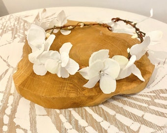 Couronne de fleurs blanches mariage