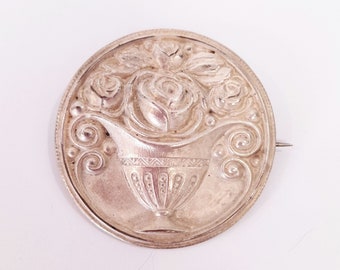 Metal flower cup brooch // Late 19th century ppios 20th century silver metal brooch // Floral Victorian style brooch.
