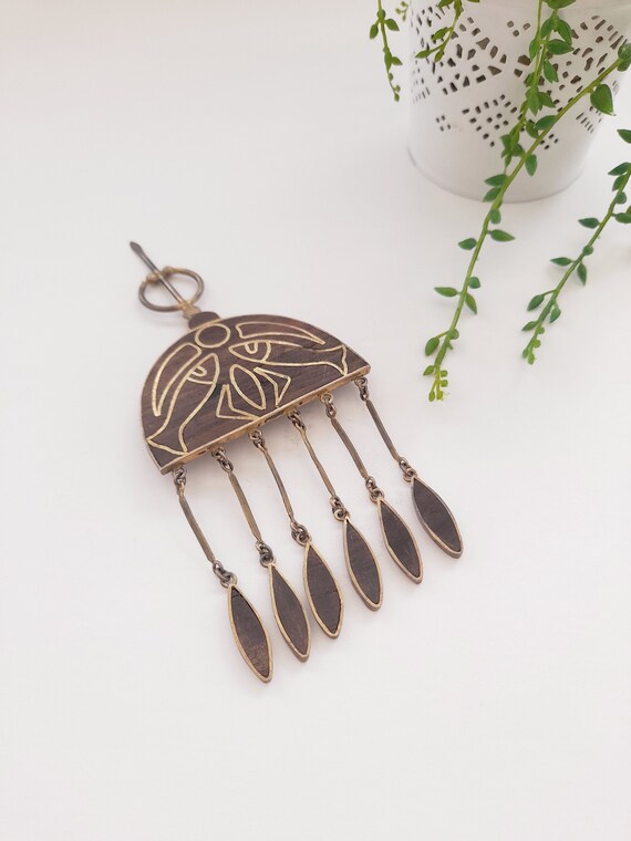 Brass and wood fibula brooch // Beautiful movable