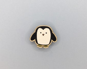 Penguin / 30mm Wooden Pin Badge / Penguin Gifts / Penguin Accessories / Penguin Buttons / Eco Friendly Pin Badge