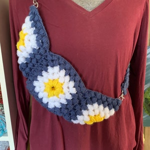 Crochet daisy sling bag/fannypack/ bum bag