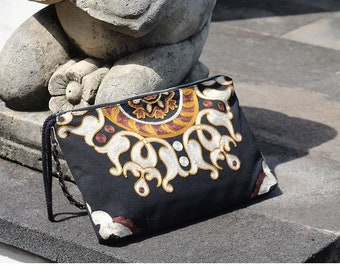 Bolso bordado hmong étnico original de Miya - Bordado dorado negro