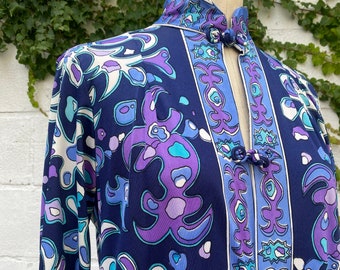 1960s Union Made Purple Blue Chinese Style Tunic Blouse Size small , Retro Polyester Hippy Blue  Abstract Floral  shirt