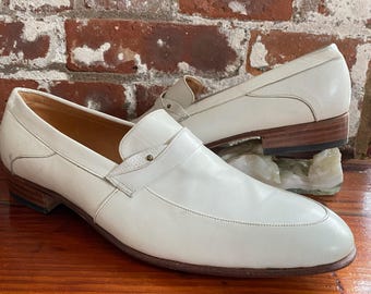 Size 10/10.5 Vintage Mens Slip on Leather White Dress Loafers: - Never Worn