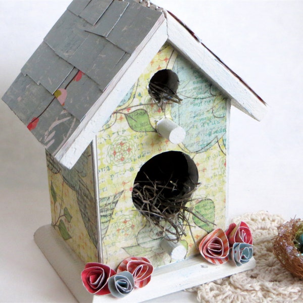 Printemps maison d'oiseau, nichoir décoratif, ornement de Birdhouse