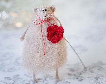 Valentine's Day stuffed mouse, knitted rat art doll, posable animal figurine, anniversary gift for wife, romantic birthday gift for her