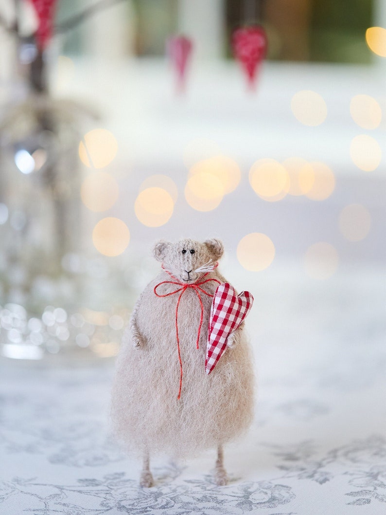 Valentine's Day stuffed mouse with a heart, knitted rat art doll, posable animal figurine, romantic birthday gift for her, thank you gift image 1