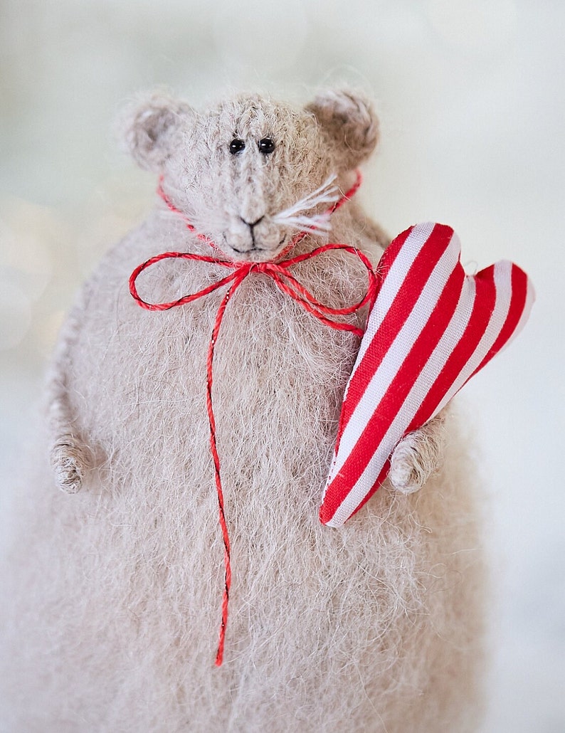 Valentine's Day stuffed mouse with a heart, knitted rat art doll, posable animal figurine, romantic birthday gift for her, thank you gift stripe